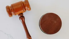 В Йошкар-Оле предпринимателя заставили закрыть точки с табаком рядом с детсадами и школой