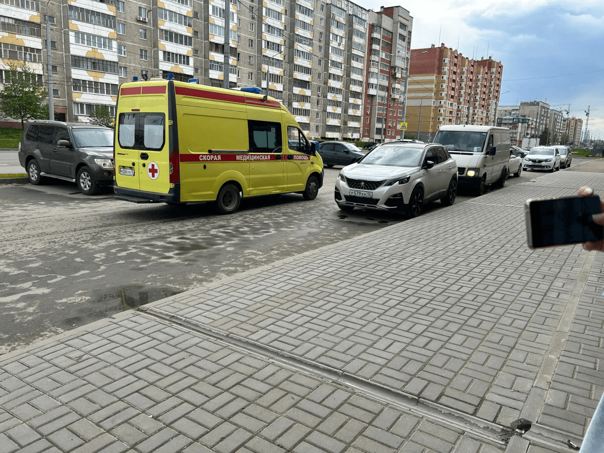 Ну наконец-то врачей хотят обязать печатать рецепты, а не писать их каракулями — и это только начало
