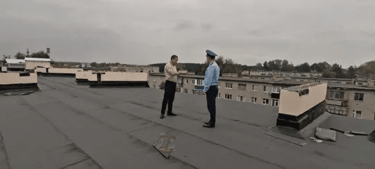 Волжская прокуратура заставила подрядчика ускорить ремонт крыши дома, чтобы жильцы не остались под дождём