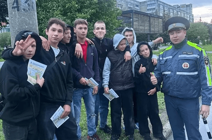 В Йошкар-Оле прошла акция «На СИМ — безопасно!»: детям рассказали, как ездить на электросамокатах и сигвеях