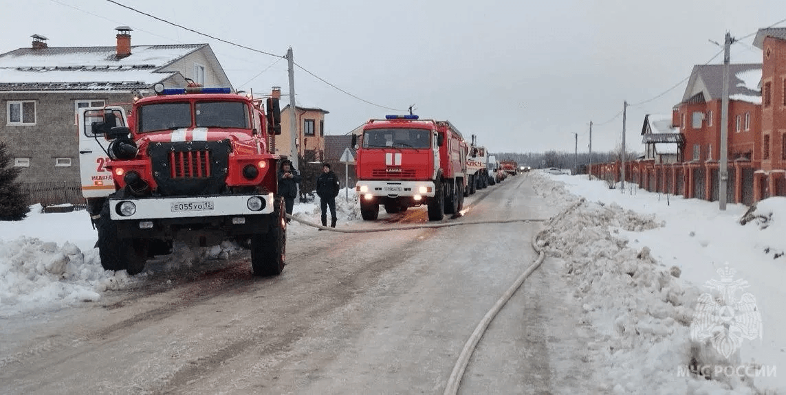 В деревне Тойкино машина уберегла семью от пожара