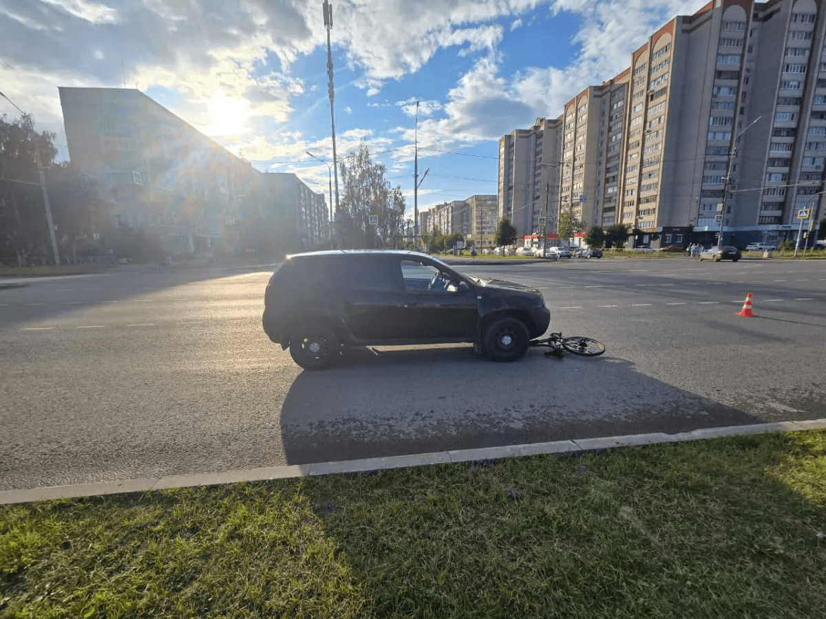 В Йошкар-Оле водитель Renault сбил 9-летнего велосипедиста на перекрестке