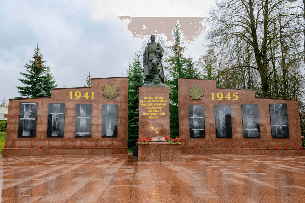 В Куженере открыт обновлённый парк и памятник воинам Великой Отечественной войны