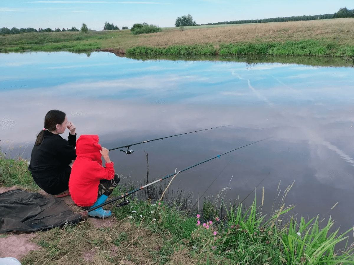 Перед рыбалкой — обязательно: кладу в контейнер к червям 2 щепотки натуральных добавок — и рыба теряет голову от запаха