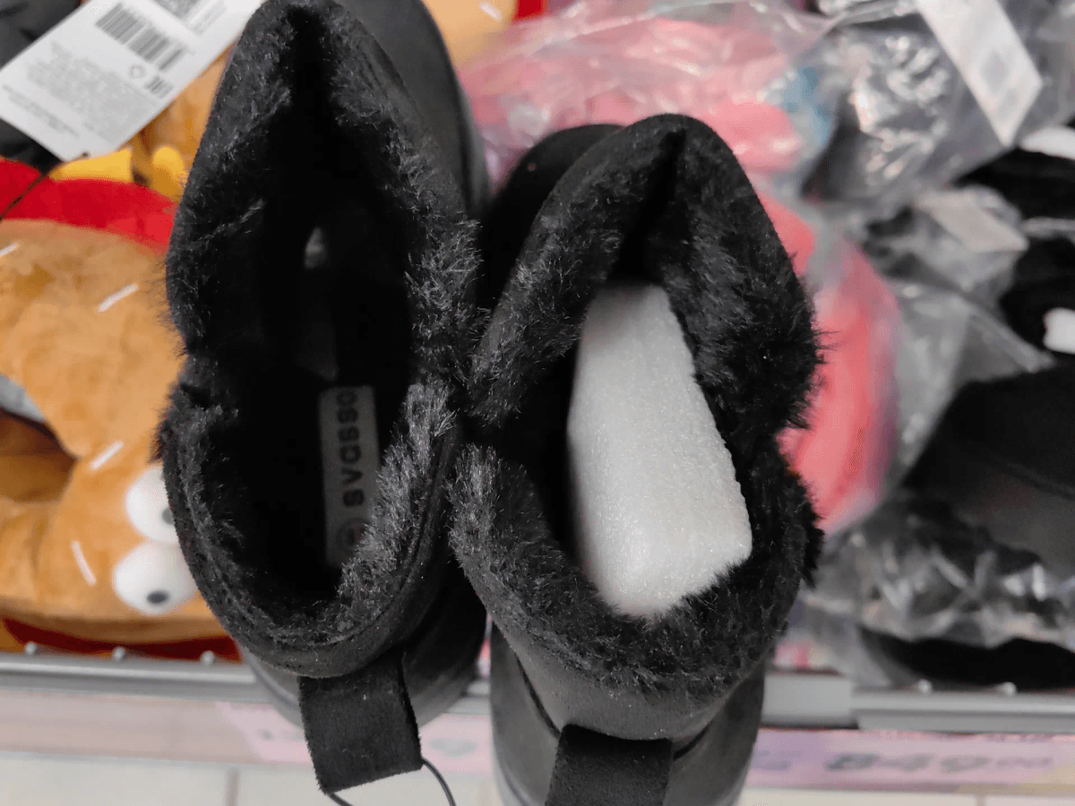 В «ЧИЖИКЕ» опять зимние новинки от меховой обуви до новогодних товаров - разное 