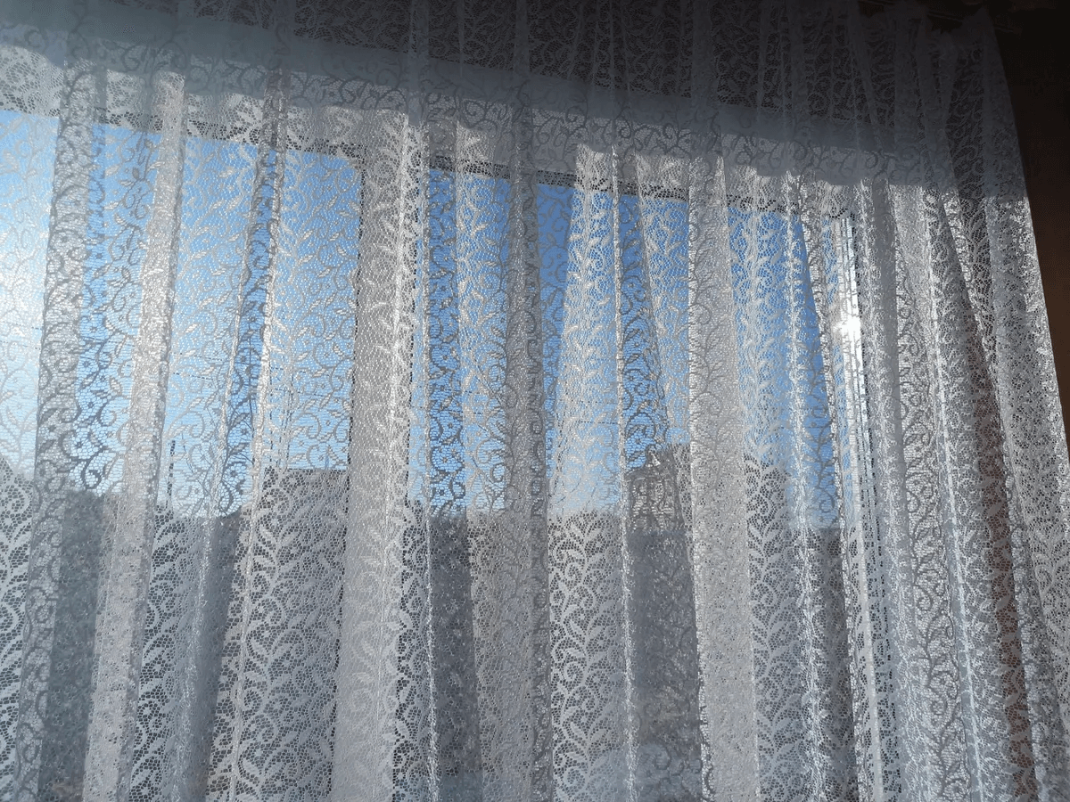 Весь тюль у меня с Озона и ВБ: брала самый дешёвый — делюсь впечатлениями