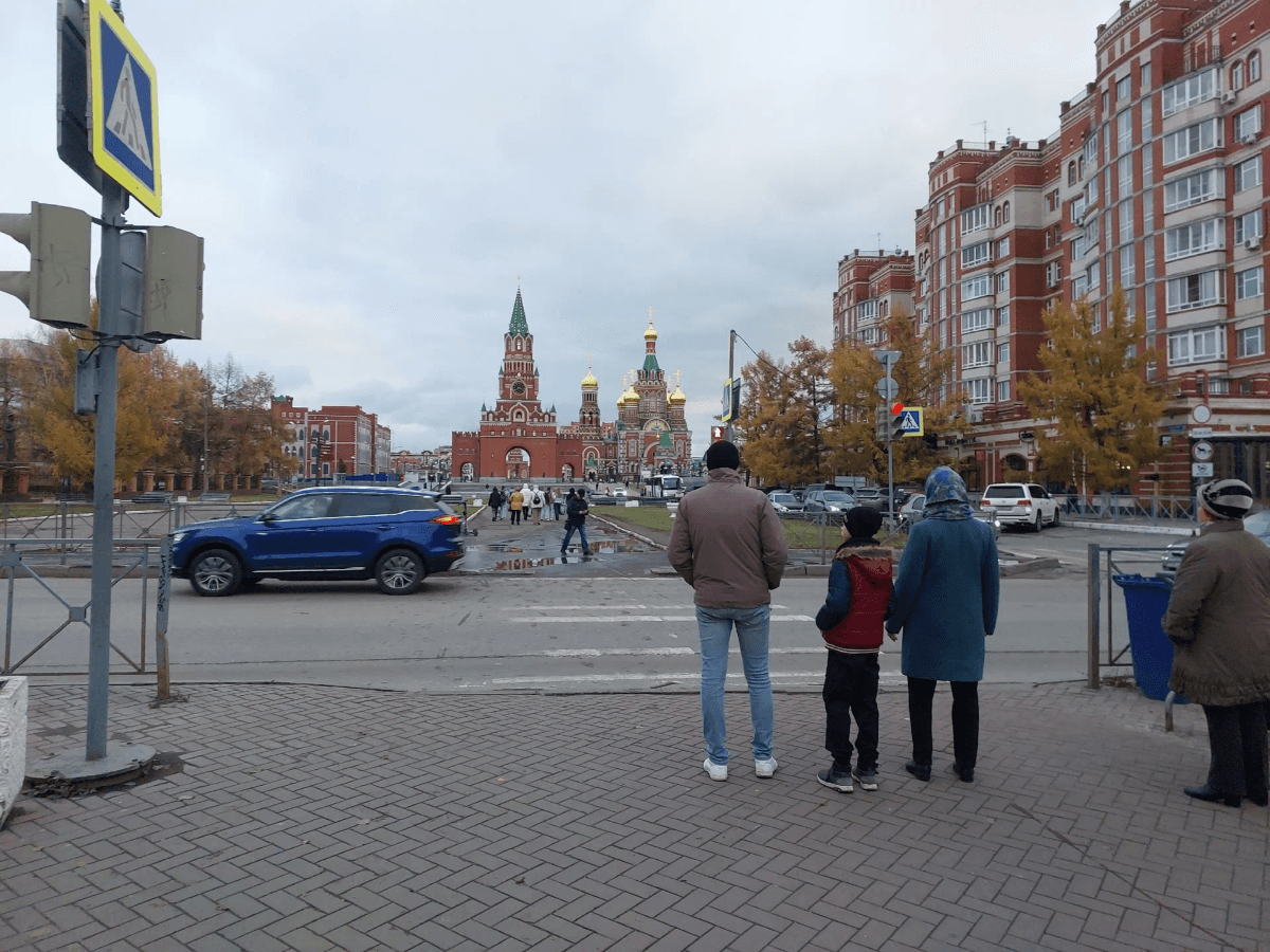 «Двое джинсов» вместо «двух пар джинс»: фразы, которые портят вашу репутацию в магазине