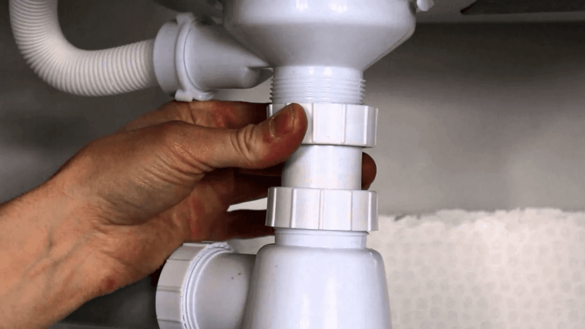 Выкинул гофру под мойкой: нашёл решение в разы надёжнее, чем накопитель для жира и грязи