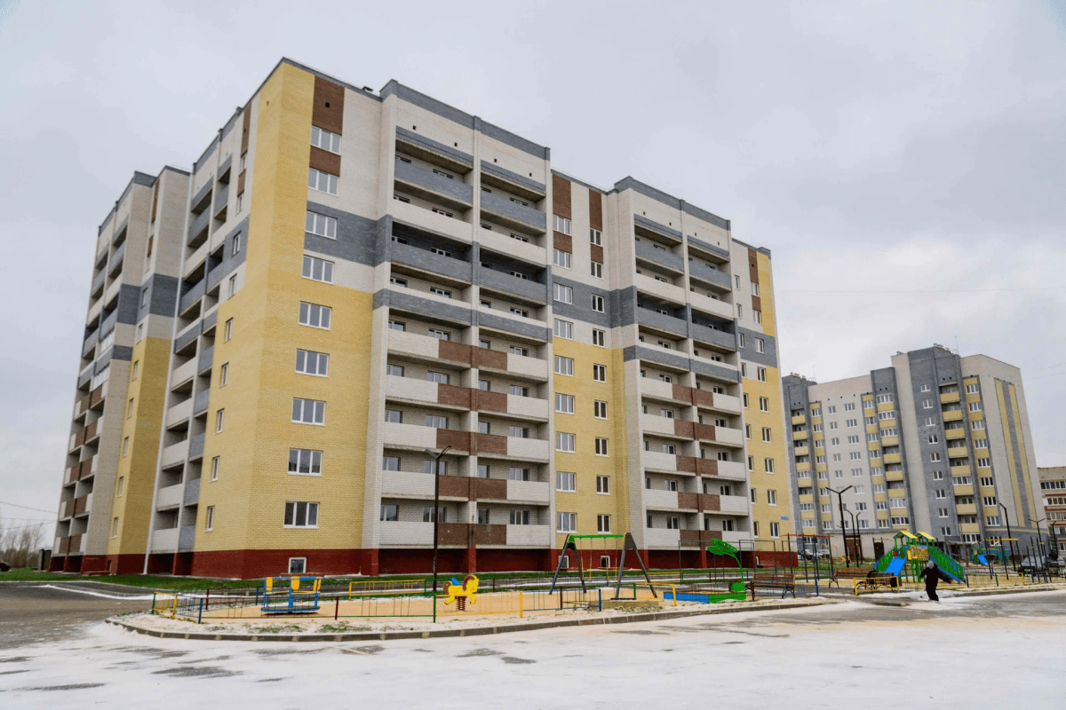 В Волжске вручили ключи от новых квартир детям-сиротам и участникам СВО