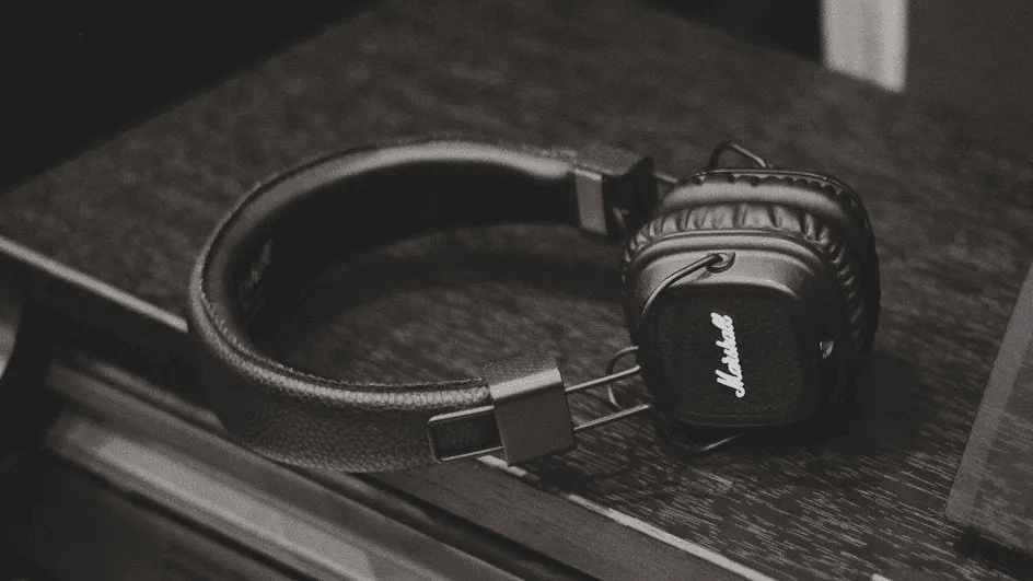 Беспроводные наушники и колонки Marshall, Sony и JBL признали шпионским инструментом