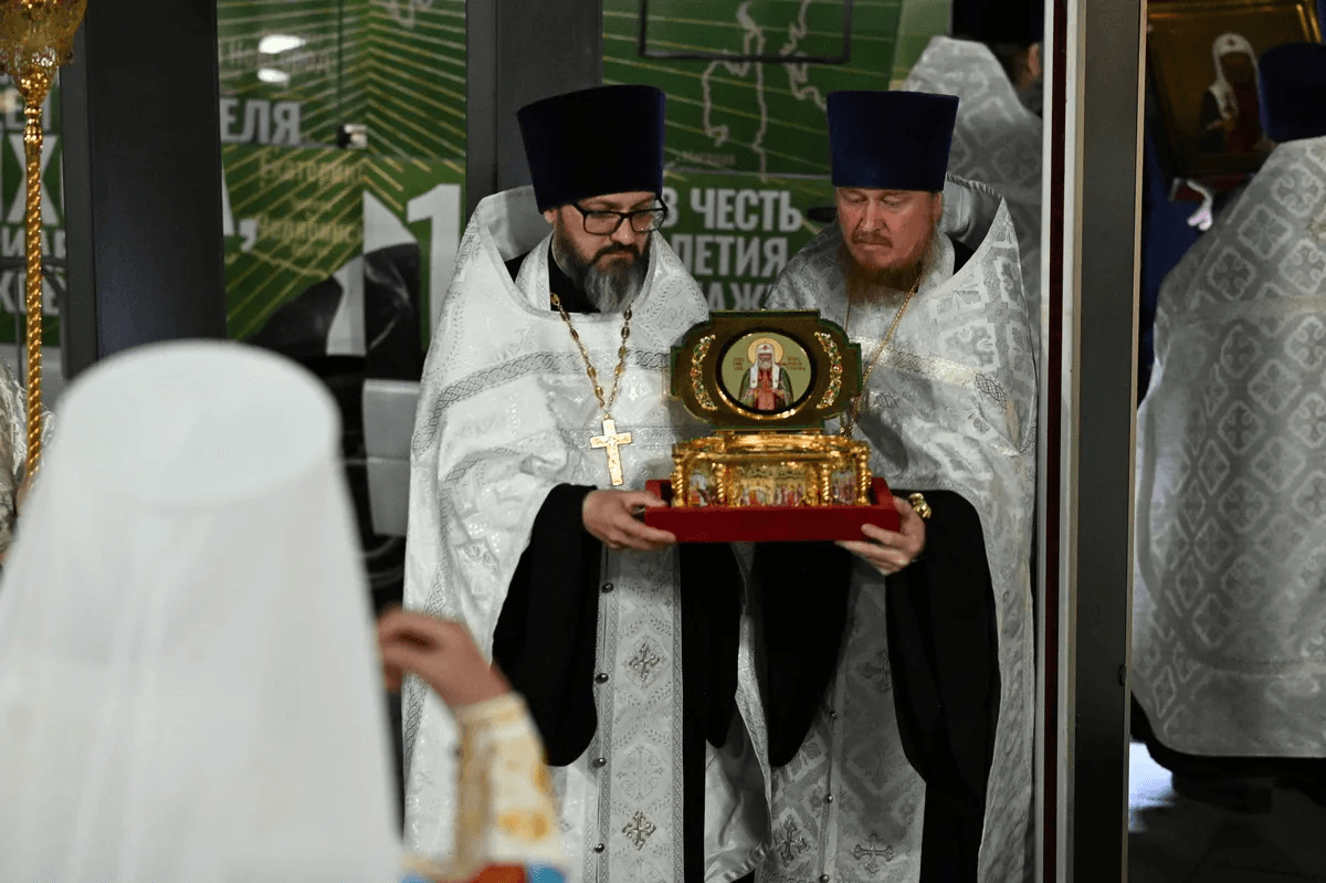 В Благовещенском кафедральном соборе Йошкар-Олы встретили ковчег с частицей мощей святителя Тихона