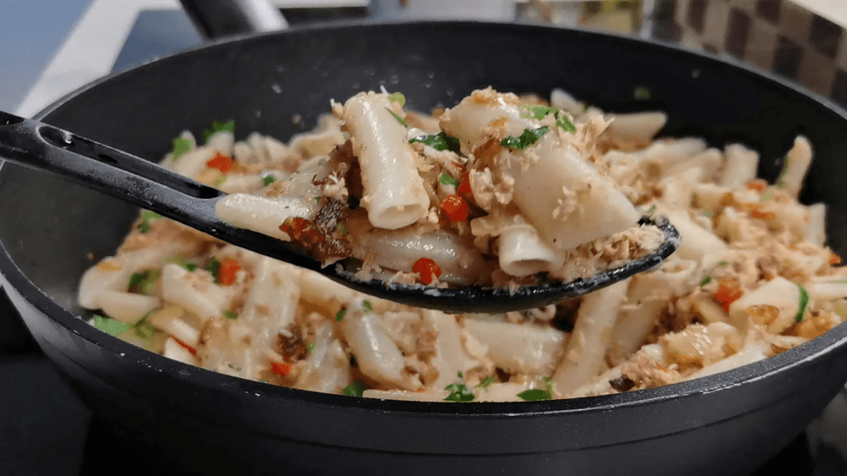 Целую сковородку съедаем за один присест: готовлю  макароны по-флотски по-новому — дети в восторге 