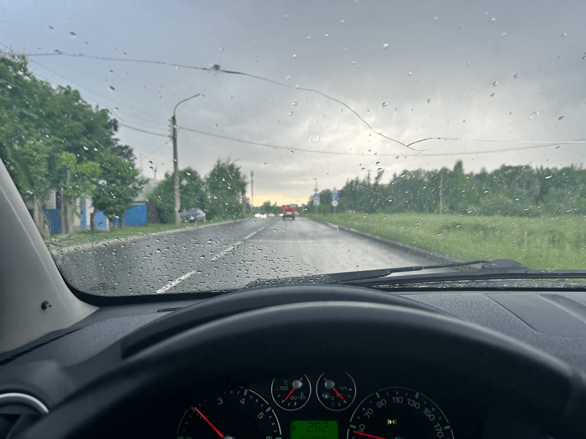 Дождь за окном: 15 идей, как провести время с пользой и без скуки