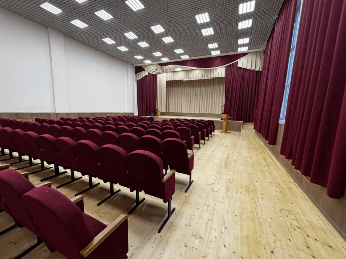 В Аграрно-строительном техникуме обновили актовый и спортивный залы