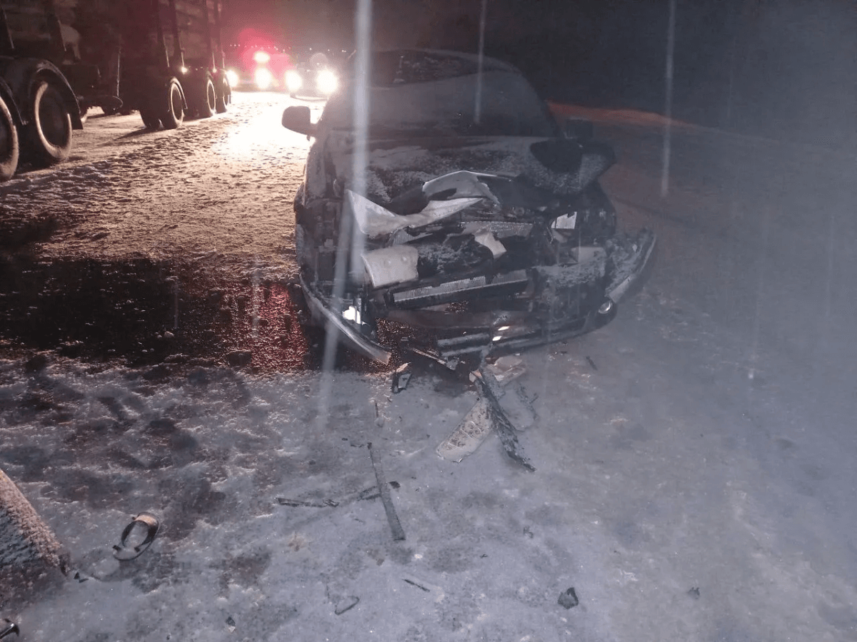 На трассе Йошкар-Ола – Уржум Chevrolet столкнулся с КАМАЗом