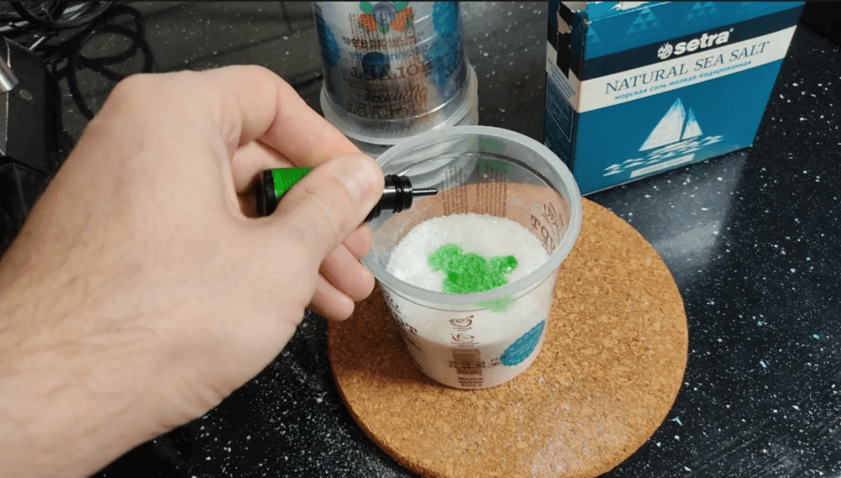 Емкость с солью стоит в каждой комнате —горничная из санатория показала простую хитрость