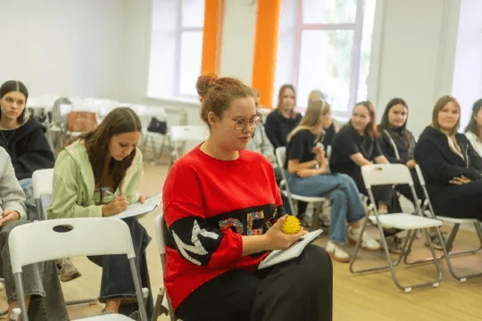 В Йошкар-Оле прошли первые занятия Школы молодых родителей
