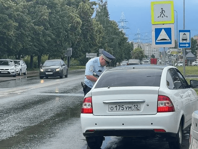В Волжске прошли рейды по должникам-автовладельцам с неоплаченными штрафами