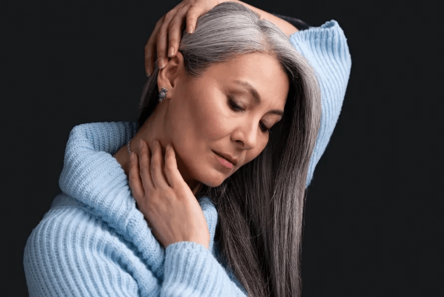 Всего 3 ложки в стакан кефира — и на седину: волосы нальются цветом, а локоны — здоровьем