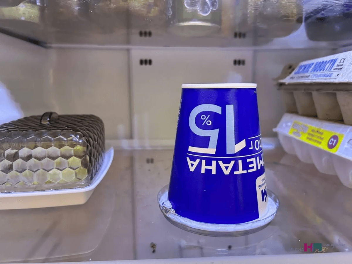 Для чего банку сметаны всегда нужно ставить вверх ногами — совет мудрой домохозяйки