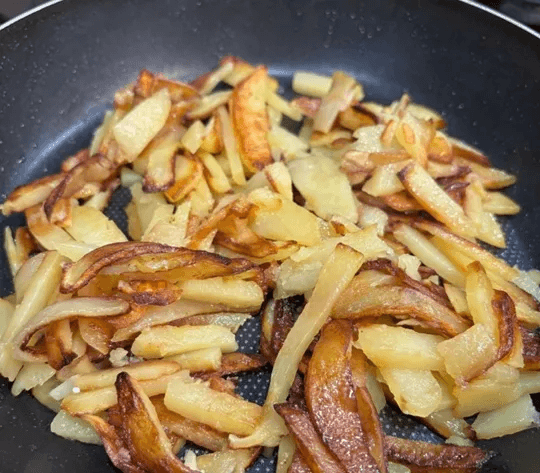 Всю жизнь жарила картошку неправильно — пока подруга не раскрыла простой секрет