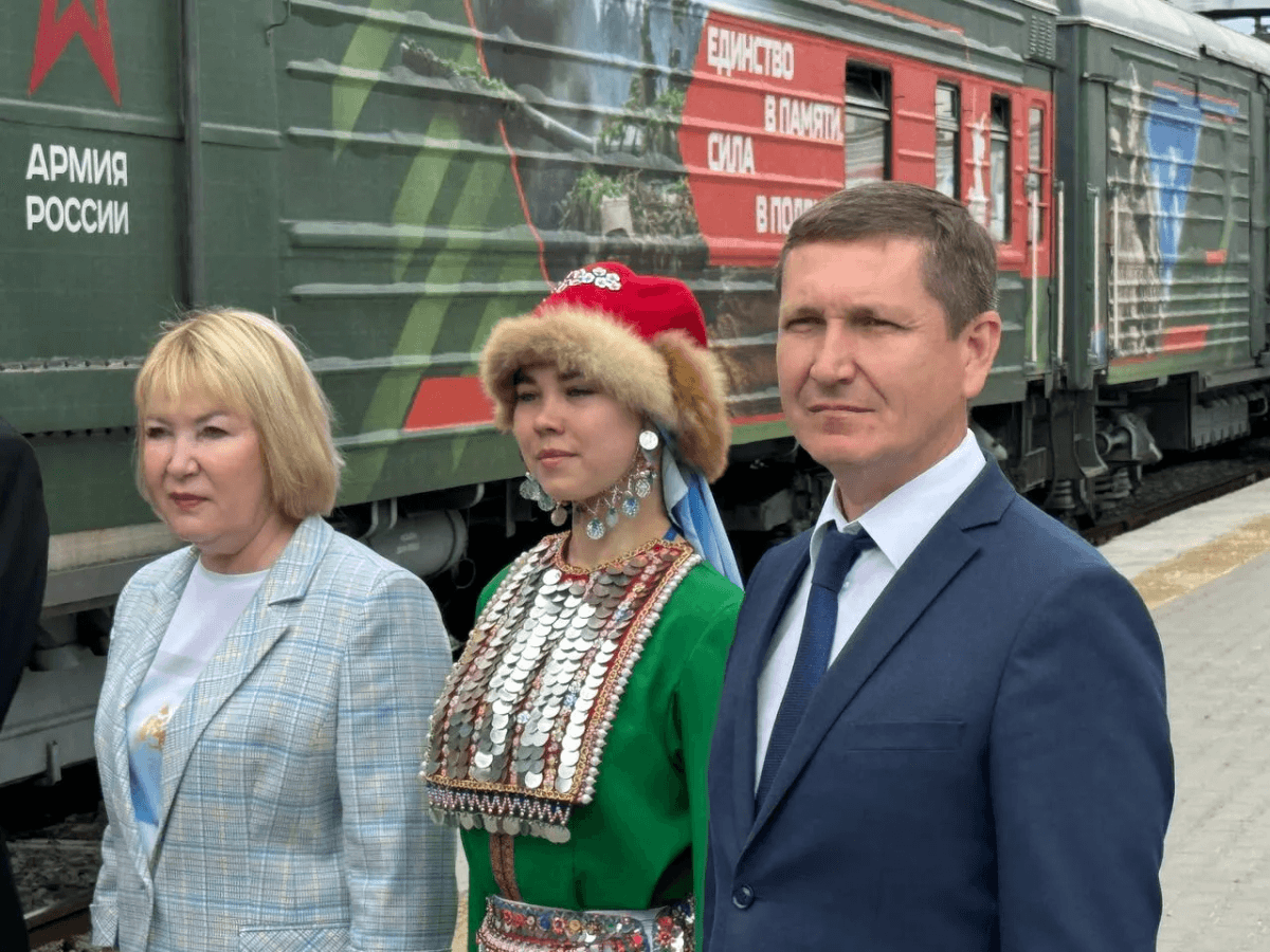 Йошкар-Ола торжественно встретила агитпоезд Минобороны в рамках патриотической акции
