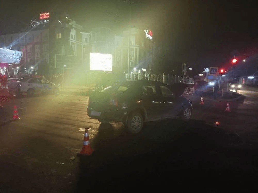 Авария в Волжске: на перекрестке столкнулись  Renault и Lada