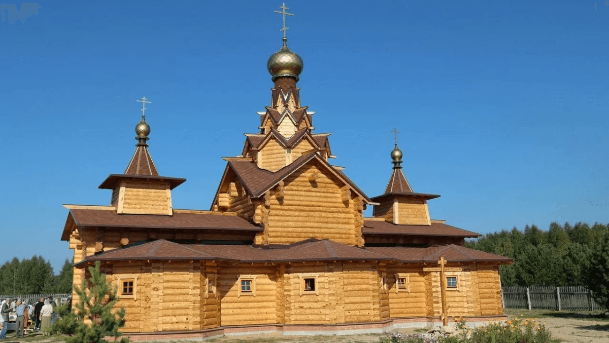 Епископ Феофан в Волжске освятил уникальный деревянный храм