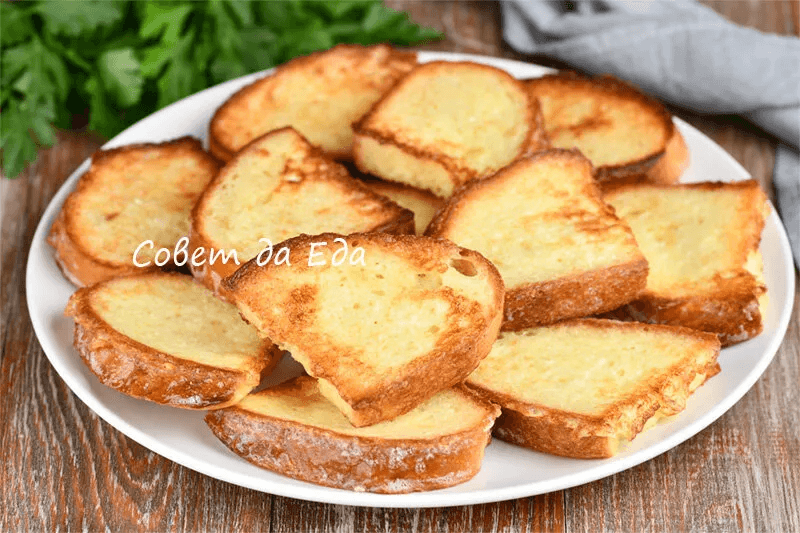 Гренки на сковороде: шеф-повара раскрыли неожиданный ингредиент для нежнейшего вкуса