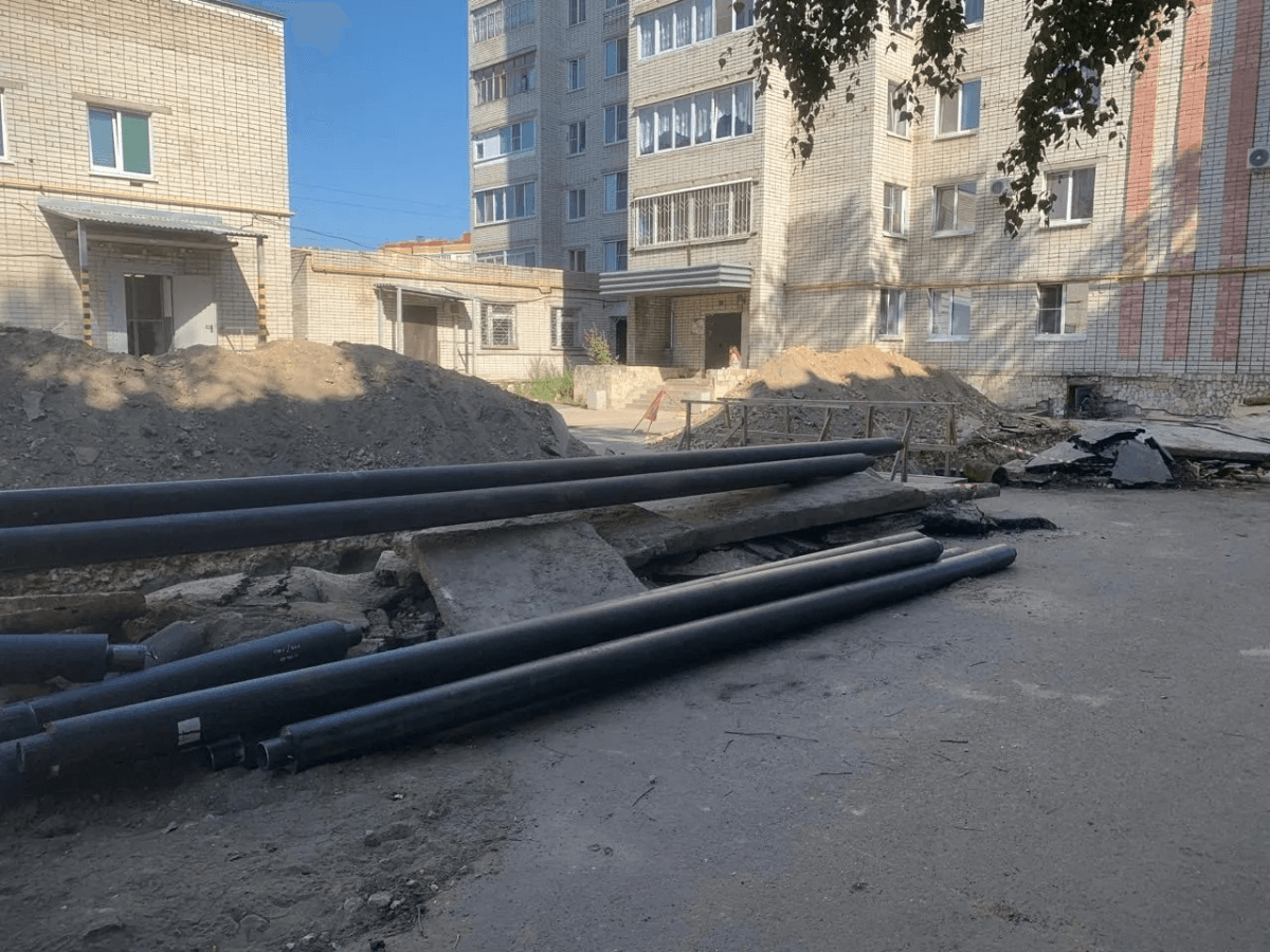 В Волжске начали ремонтировать трубопровод на улице Ленина из-за неисправности тепловой сети