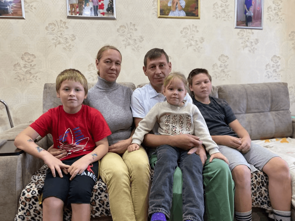 Многодетному ветерану СВО из Советского района установили систему «умный дом»