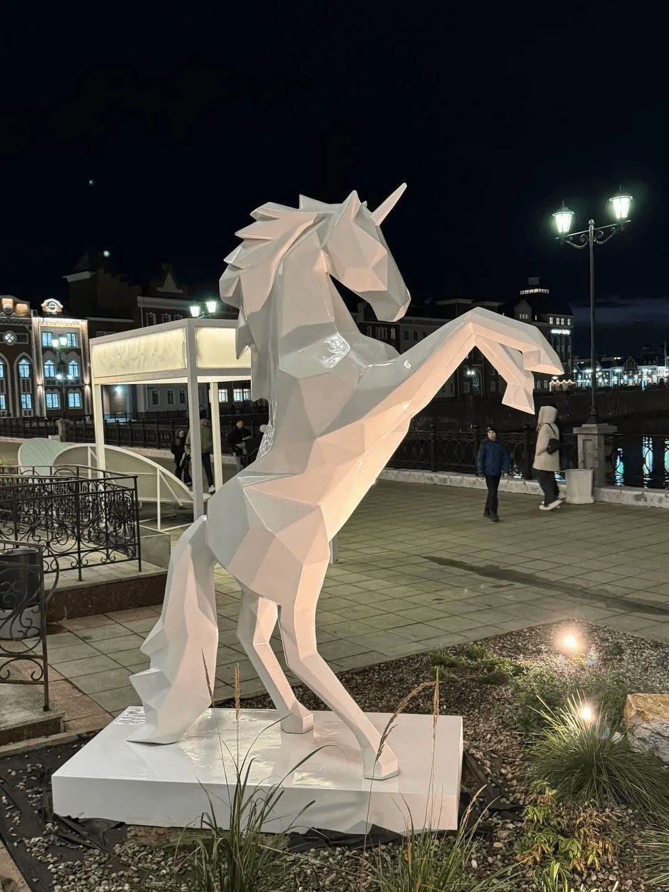 На набережной Йошкар-Олы поселился мифический зверь