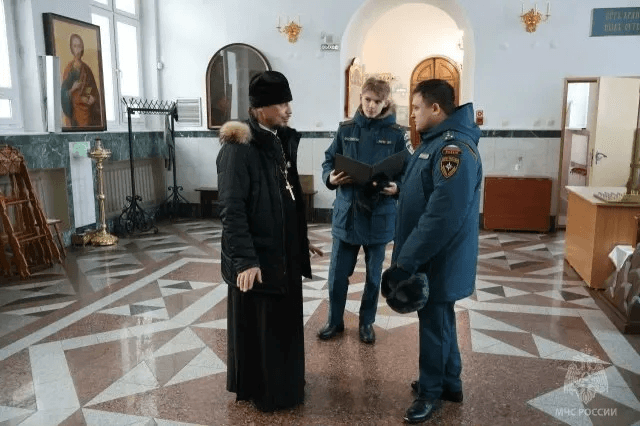 МЧС обеспечивает безопасность на рождественских службах в Марий Эл