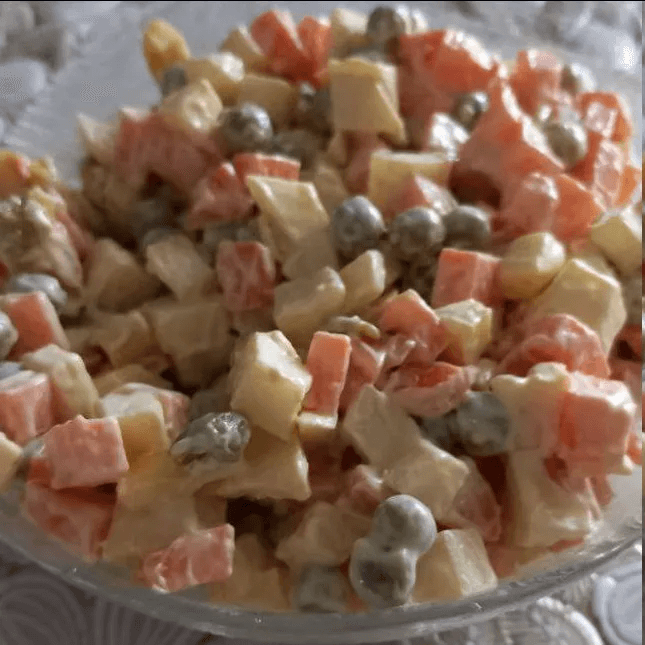 Салат «Белочка» - проще не бывает: готовится 5 минут, а  съедается еще быстрее