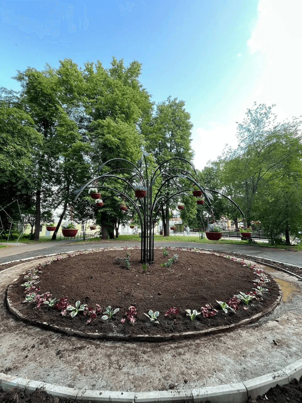 Необычная клумба появилась в Центральном парке Йошкар-Оле