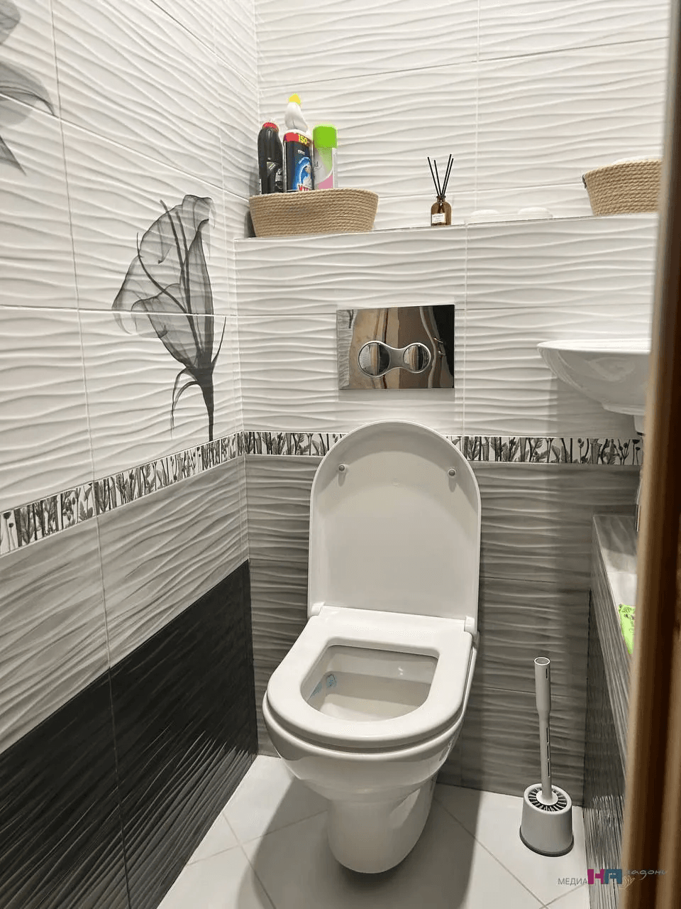 Один старый способ, и унитаз блестит как новый: бабушкин метод против налёта