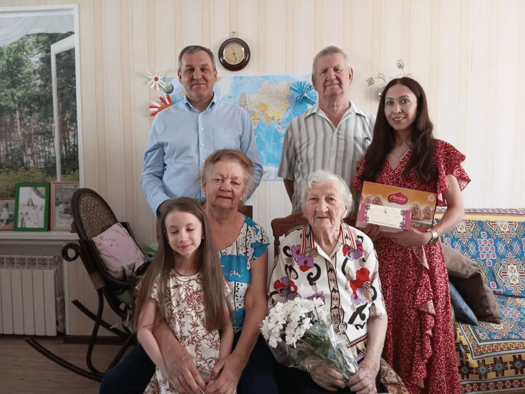 100 лет мудрости и силы духа: волжанка Клавдия Шмакова отметила вековой юбилей