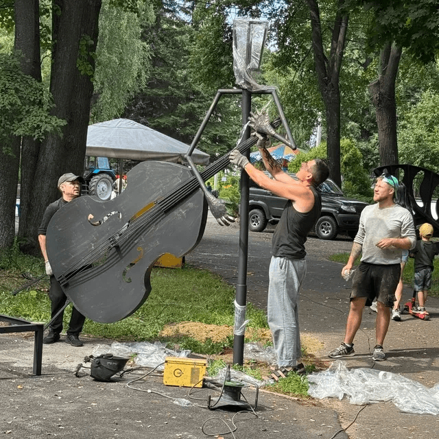 В Центральном парке Йошкар-Олы скоро появятся новые лавочки и фонари