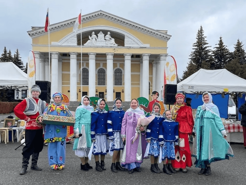 В минувшие выходные в Йошкар-Оле на площади Ленина вновь открылась ярмарка выходного дня