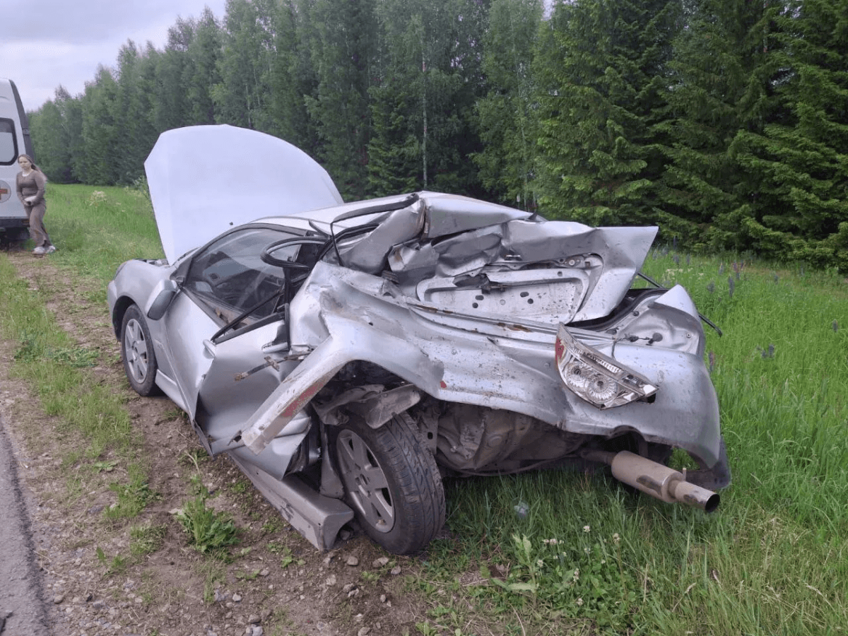 Оба водителя Volkswagen и Mitsubishi пострадали в ДТП на трассе Марий Эл