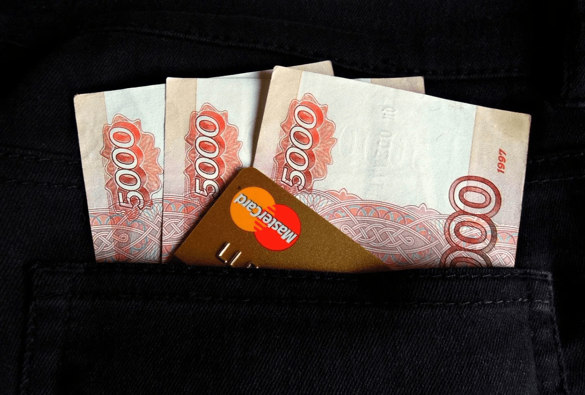 Срочные новости пришли из Сбербанка: начиная с 1 ноября, владельцев банковских карт ждет сюрприз