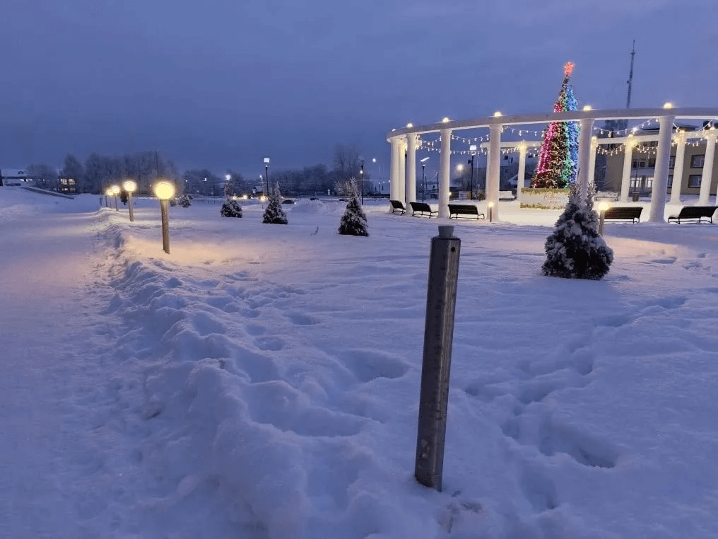 В Козьмодемьянске двое школьников повредили фонари в техносквере «Сияние»