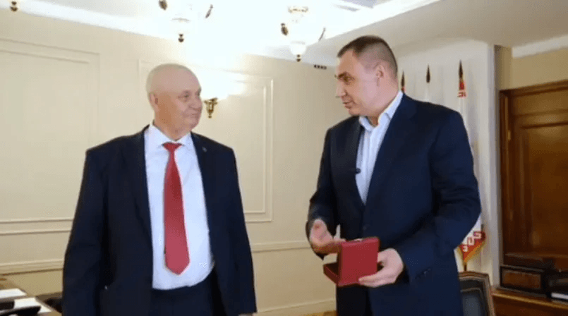 Марий Эл вручила Орден Дружбы ЛНР руководителю «Звениговского» 