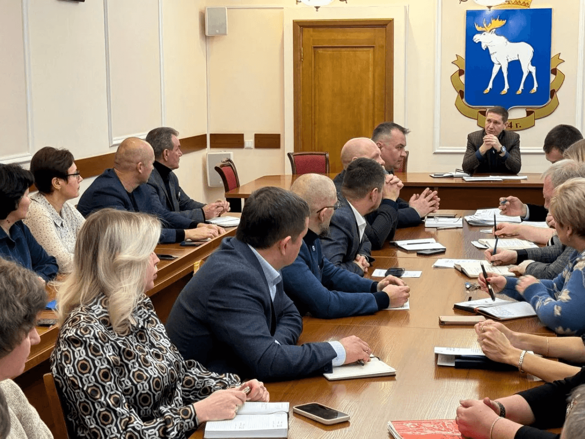 Жители Йошкар-Олы пожаловались на прокатчиков детских машин на площади Ленина