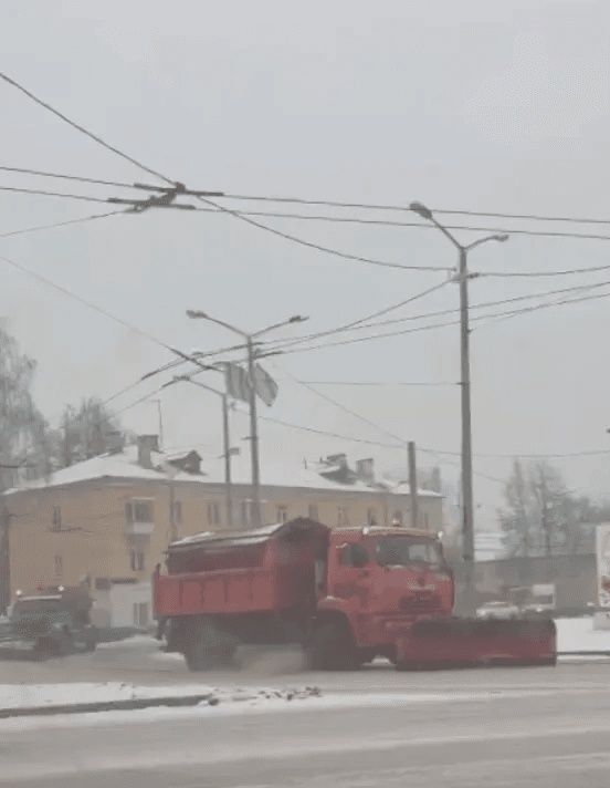 Во время снегопада коммунальщики Йошкар-Олы работают в усиленном режиме