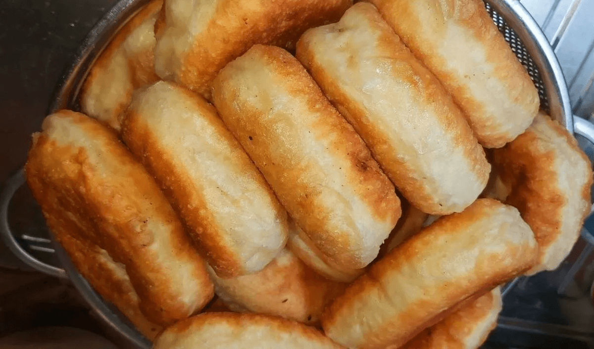 Пирожки с картошкой и луком: раскрываю бабушкин секрет тонкого теста и сочной начинки