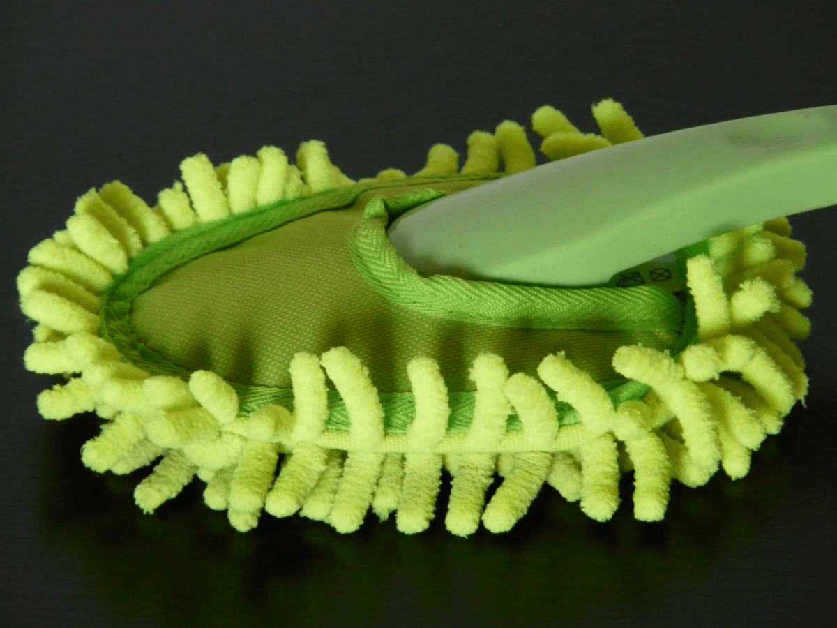 Так  вытирают пыль, чтобы не протирать каждый день: попробовала одну хитрость от горничных — про пыль в доме забыла