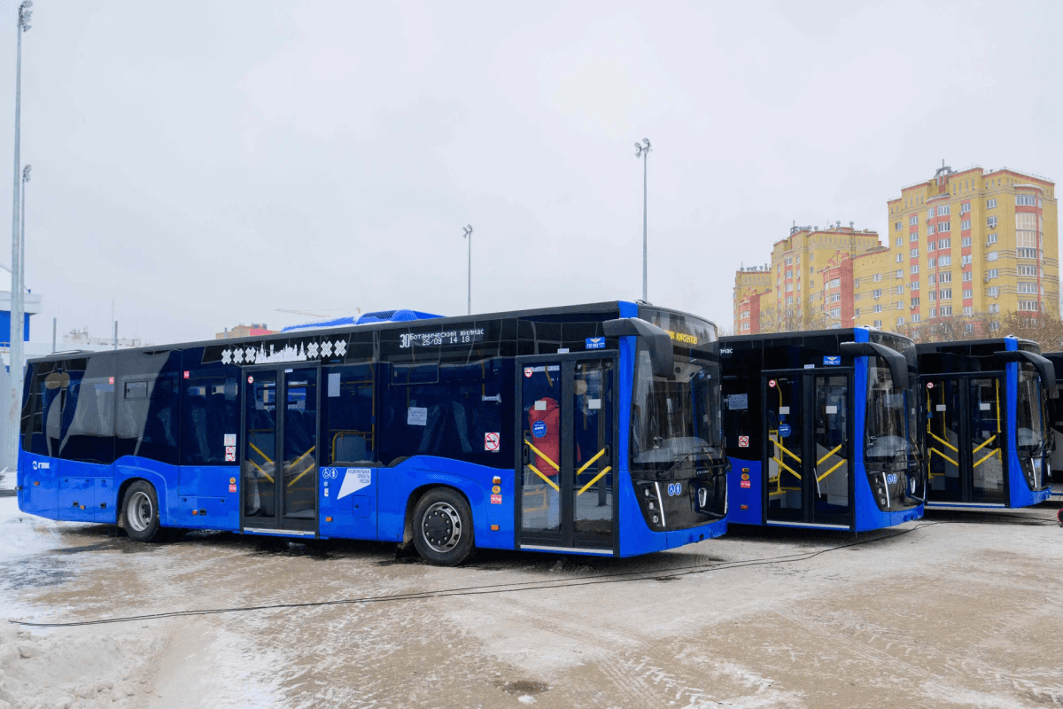 Глава Марий Эл передал Йошкар-Оле 10 новых автобусов и троллейбусов