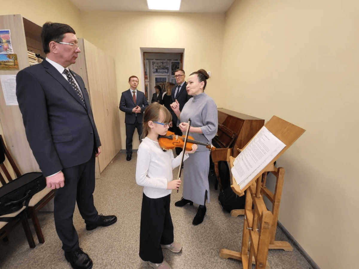 Новые музыкальные инструменты закупили в Куженерскую детскую школу искусств