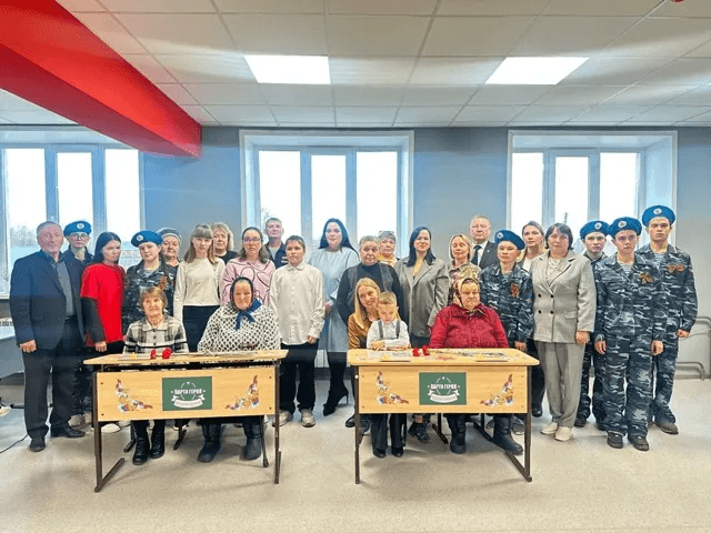 В Микряковской школе открыли две «Парты Героя» в память о выпускниках, погибших в Чечне